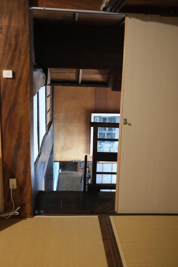 Guesthouse Kojiya 暮らしをつくる宿 旧糀屋 Fukutsu Ngoại thất bức ảnh